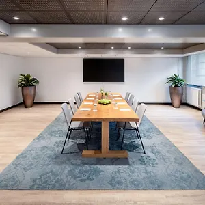 https://nh-amsterdam-schiphol-airport.amsterdamhotelsnl.com