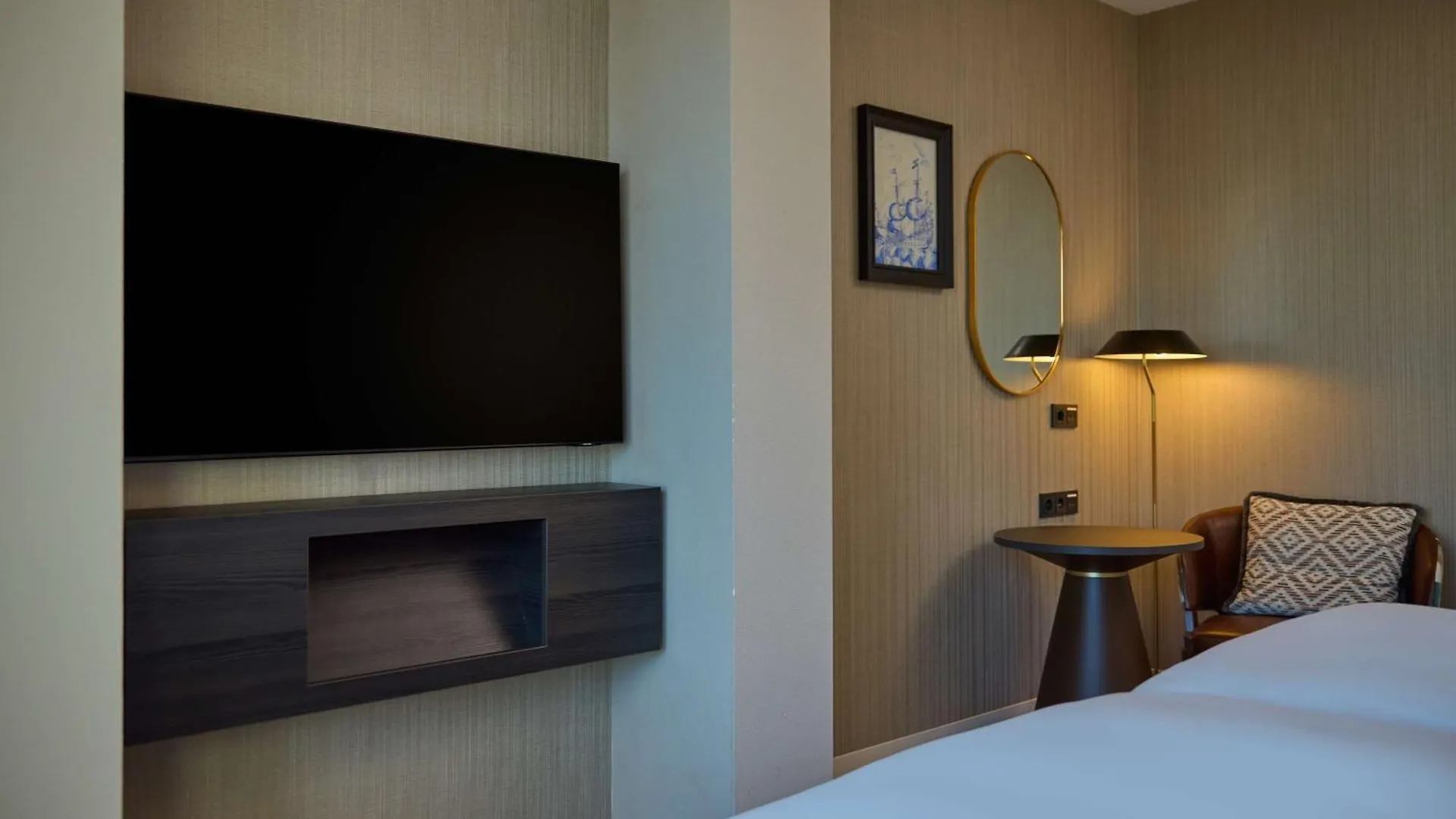 Mainport Design Hotel Rotterdam 4*,  Nederland